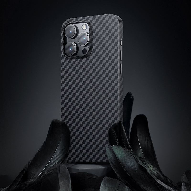 Apple iPhone 14 Pro Kılıf M-safe Özellikli Karbon Fiber Benks Essential Kevlar Kapak