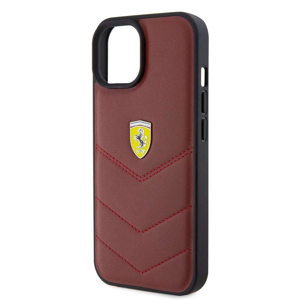 Apple iPhone 15 Kılıf Ferrari Orjinal Lisanslı Deri Dikişli Arka Yüzey Metal Logo Tasarımlı Kapak