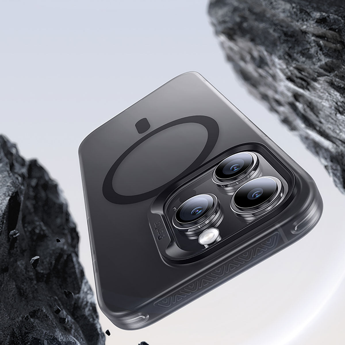 Apple iPhone 15 Pro Kılıf M-safe Şarj Özellikli Benks Lucid Armor Kapak
