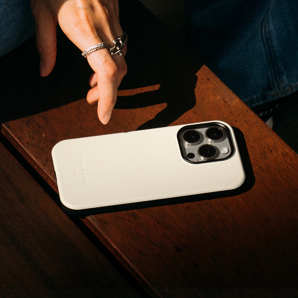 Apple iPhone 16 Pro Kılıf M-safe Şarj Özellikli Deri Görünümlü Native Union 2024 Active Serisi Kapak