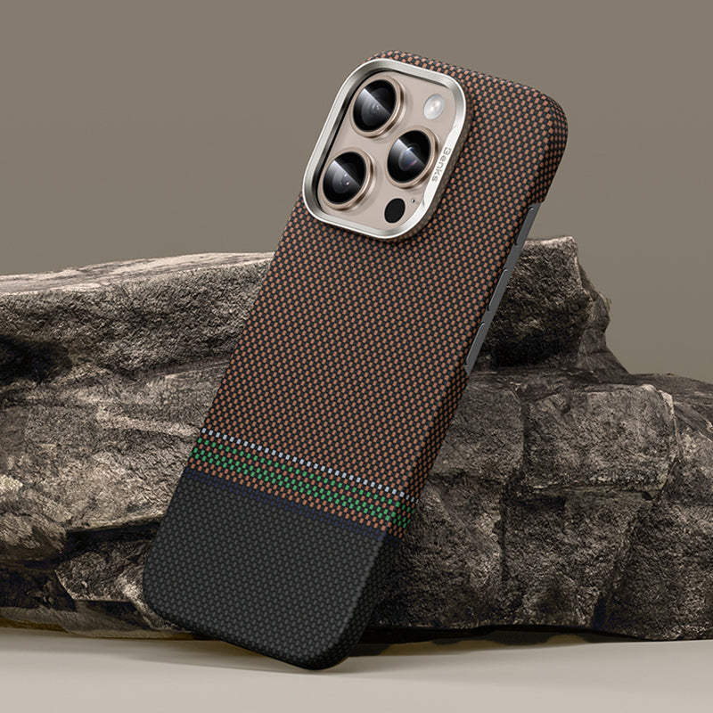 Apple iPhone 16 Pro Max Kılıf M-safe Şarj Özellikli Karbon Fiber Tasarımlı Benks Prestige ArmorAir Kevlar Kapak