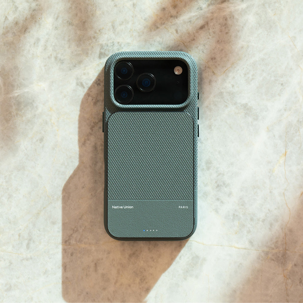 Apple iPhone 17 Pro Max Kılıf M-safe Şarj Özellikli Deri Dokulu Native Union RE Classic Serisi Kapak