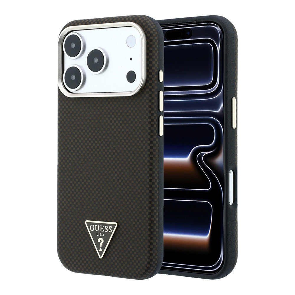 Apple iPhone 18 Pro Kılıf Guess Orjinal Lisanslı M-safe Şarj Özellikli PU Metal Üçgen Logolu Karbon Fiber Kevlar Kapak