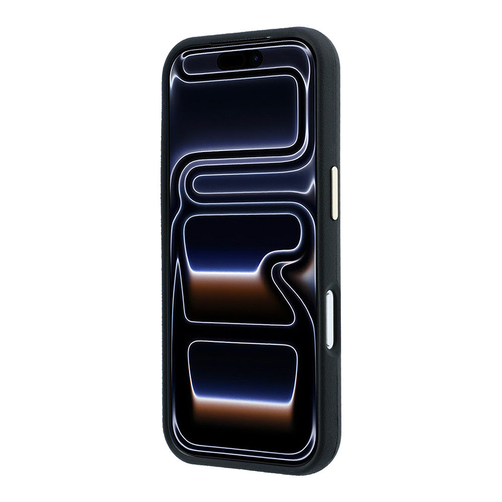 Apple iPhone 18 Pro Kılıf Guess Orjinal Lisanslı M-safe Şarj Özellikli PU Metal Üçgen Logolu Karbon Fiber Kevlar Kapak