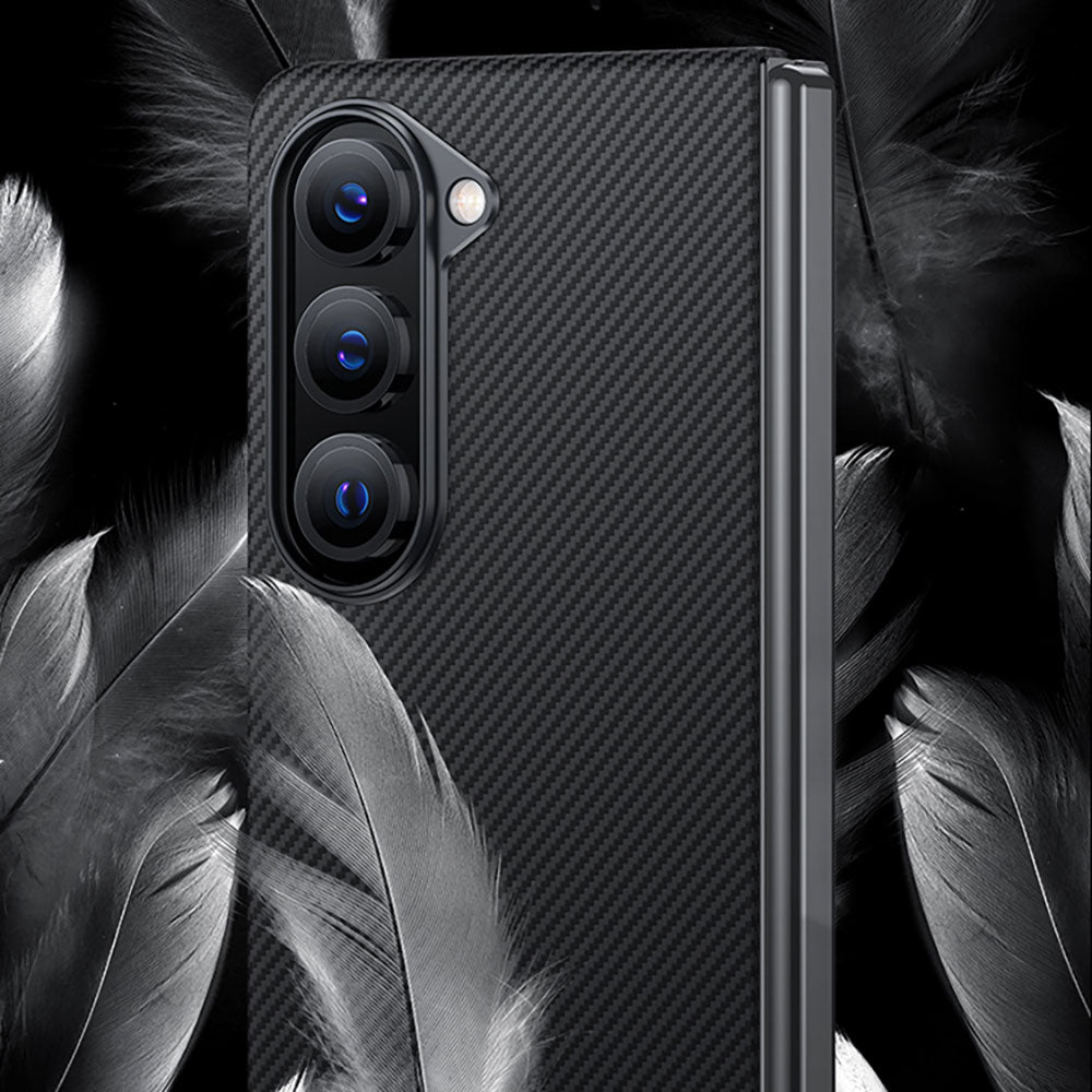 Galaxy Z Fold 5 Kılıf M-safe Özellikli Karbon Fiber Benks Essential 600D Kevlar Kapak