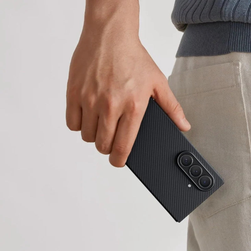 Galaxy Z Fold 7 Kılıf M-safe Şarj Özellikli 600D Aramid Fiber Pitaka Ultra-Slim Classic Serisi Black-Grey Twill Kapak