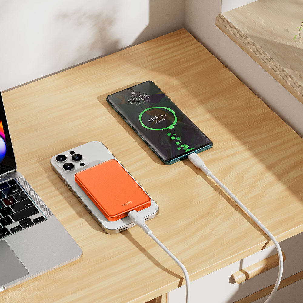 Wiwu P15 LED Işık Göstergeli Ultra İnce PD 20W Kablosuz Powerbank 5000mAh 15W