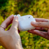 Apple AirPods Pro 2 Kılıf Qi M-Safe Şarj Özellikli Native Union RE Clear Serisi Silikon Kapak