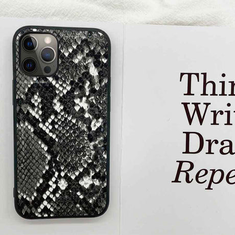 Apple iPhone 12 Pro Kılıf Kajsa Glamorous Serisi Snake Pattern Kapak
