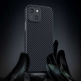 Apple iPhone 13 Kılıf M-safe Özellikli Karbon Fiber Benks Essential Kevlar Kapak