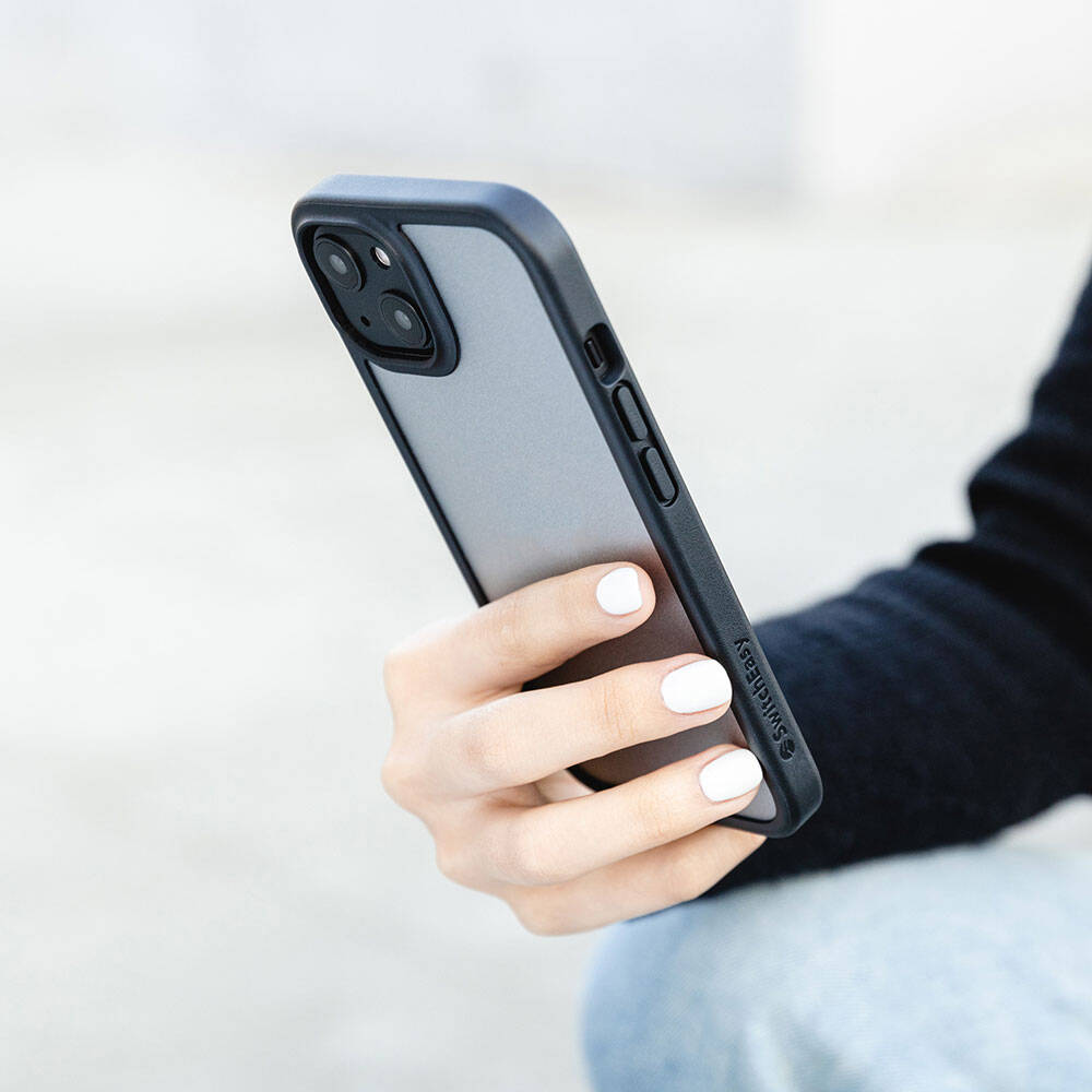 Apple iPhone 13 Kılıf Ultra İnce Şok Önleyicili Lisanslı Switcheasy Aero Plus Kapak