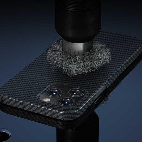 Apple iPhone 13 Pro Kılıf M-safe Özellikli Karbon Fiber Benks Essential Kevlar Kapak