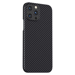 Apple iPhone 13 Pro Kılıf M-safe Özellikli Karbon Fiber Benks Essential Kevlar Kapak