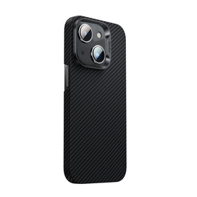 Apple iPhone 14 Kılıf M-safe Özellikli Karbon Fiber Benks 600D Essential Kevlar Kapak