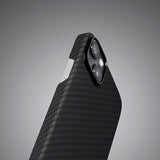 Apple iPhone 14 Kılıf M-safe Şarj Özellikli 1500D Aramid Fiber Pitaka Ultra-Slim Classic Serisi Black-Grey Twill Kapak