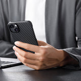 Apple iPhone 14 Kılıf M-safe Şarj Özellikli 1500D Aramid Fiber Pitaka Ultra-Slim Classic Serisi Black-Grey Twill Kapak