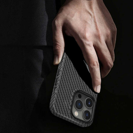 Apple iPhone 14 Plus Kılıf ​​​​​Wiwu Karbon Fiber Görünümlü M-safe Wireless Şarj Özellikli Kabon Kapak