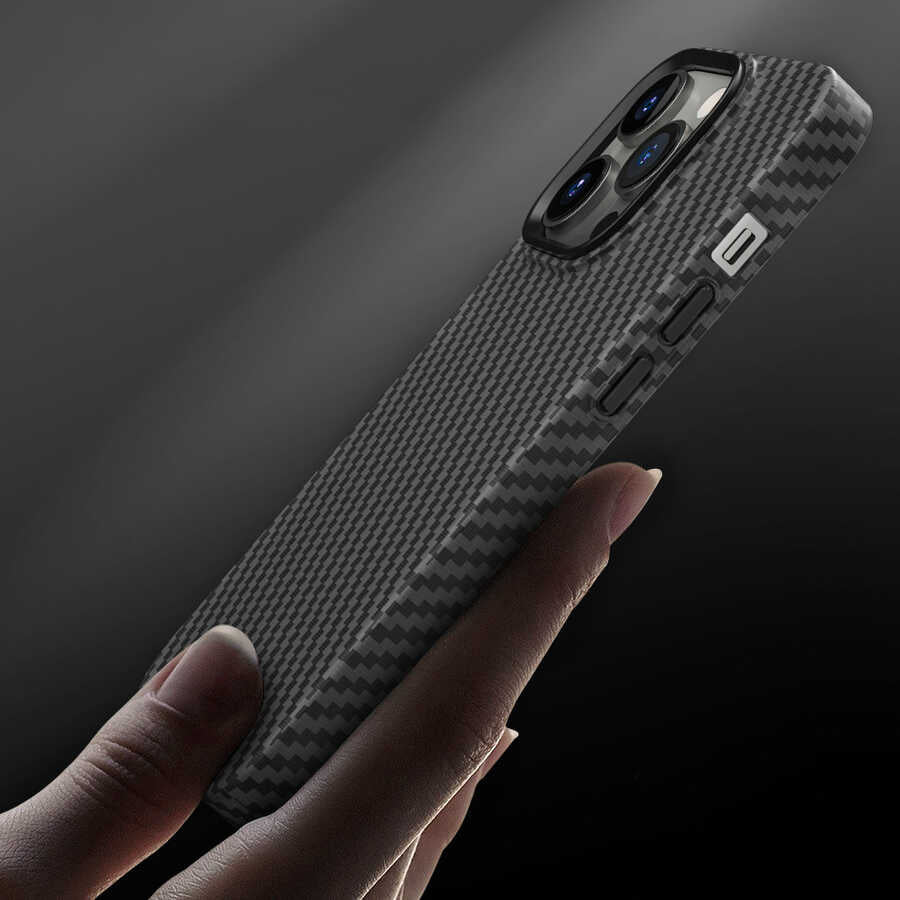 Apple iPhone 14 Plus Kılıf ​​​​​Wiwu Karbon Fiber Görünümlü M-safe Wireless Şarj Özellikli Kabon Kapak