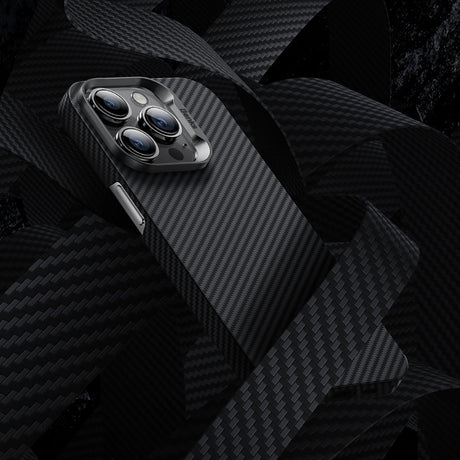 Apple iPhone 14 Pro Kılıf M-safe Özellikli Karbon Fiber Benks 600D Essential Kevlar Kapak