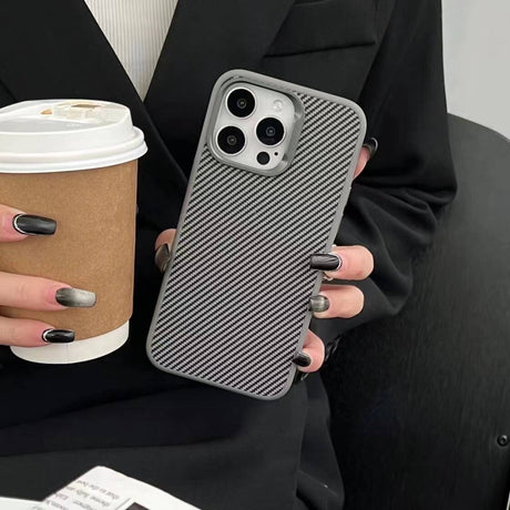 Apple iPhone 14 Pro Max Kılıf M-safe Şarj Özellikli Karbon Fiber Görünümlü Zore Troy Kapak