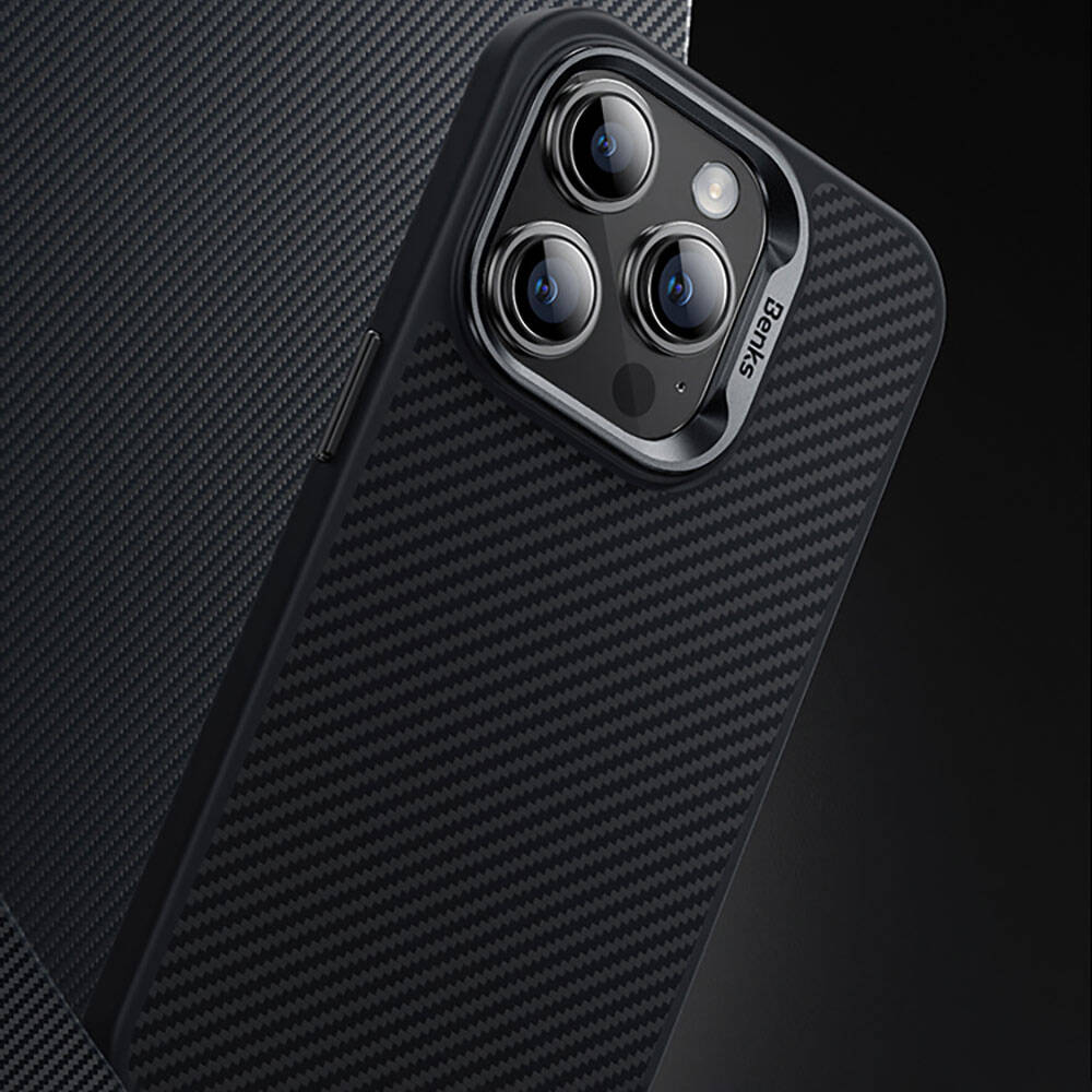 Apple iPhone 14 Pro Max Kılıf Karbon Fiber M-safe Şarj Özellikli Benks Hybrid ArmorPro 600D Kevlar Kapak