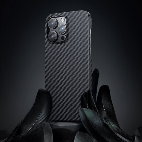 Apple iPhone 14 Pro Max Kılıf M-safe Özellikli Karbon Fiber Benks Essential Kevlar Kapak