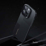 Apple iPhone 14 Pro Max Kılıf M-safe Şarj Özellikli Karbon Fiber Benks Montage ArmorAir Kevlar Kapak