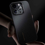 Apple iPhone 14 Pro Max Kılıf M-safe Şarj Özellikli Karbon Fiber Benks Montage ArmorAir Kevlar Kapak