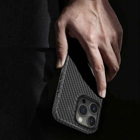 Apple iPhone 14 Pro Max Kılıf Wiwu Karbon Fiber Görünümlü M-safe Wireless Şarj Özellikli Kabon Kapak