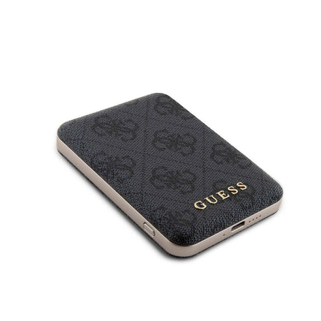 Apple iPhone 15 Kılıf Guess Orjinal Lisanslı M-safe Şarj Özellikli Yazı Logolu 4G Desenli Kapak + Powerbank 5000mAh 2in1 Set