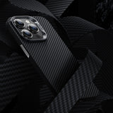 Apple iPhone 15 Kılıf M-safe Özellikli Karbon Fiber Benks Essential ArmorAir 600D Kevlar Kapak