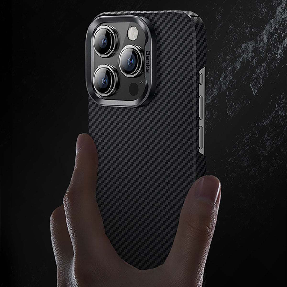 Apple iPhone 15 Kılıf M-safe Özellikli Karbon Fiber Benks Essential ArmorAir 600D Kevlar Kapak