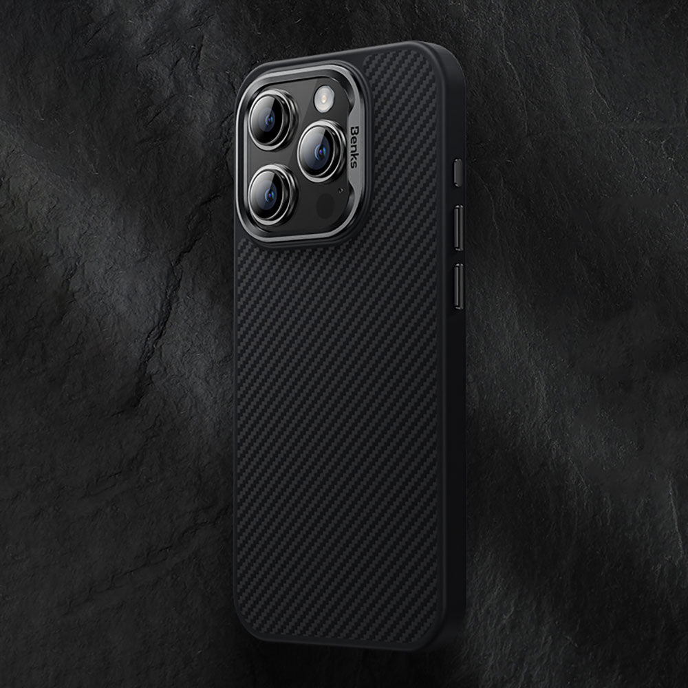 Apple iPhone 15 Plus Kılıf Karbon Fiber M-safe Şarj Özellikli Benks Hybrid ArmorPro 600D Kevlar Kapak