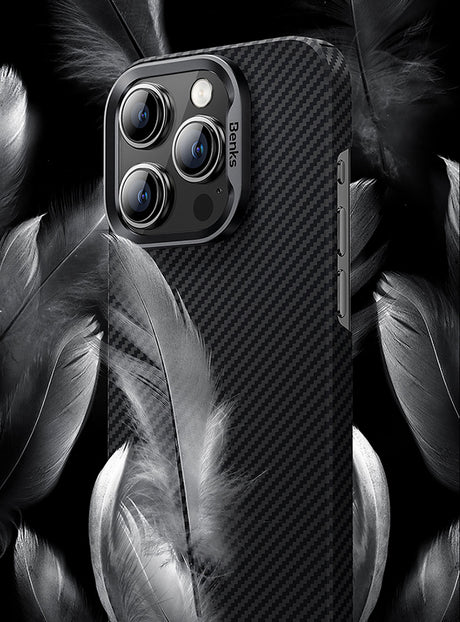 Apple iPhone 15 Plus Kılıf M-safe Özellikli Karbon Fiber Benks Essential ArmorAir 600D Kevlar Kapak