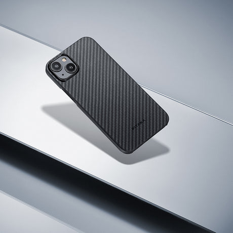 Apple iPhone 15 Plus Kılıf M-safe Şarj Özellikli 1500D Aramid Fiber Pitaka Ultra-Slim Classic Serisi Black-Grey Twill Kapak