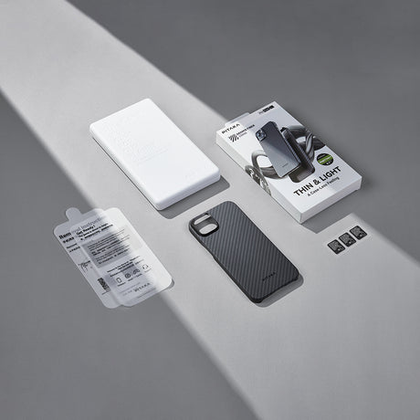 Apple iPhone 15 Plus Kılıf M-safe Şarj Özellikli 1500D Aramid Fiber Pitaka Ultra-Slim Classic Serisi Black-Grey Twill Kapak