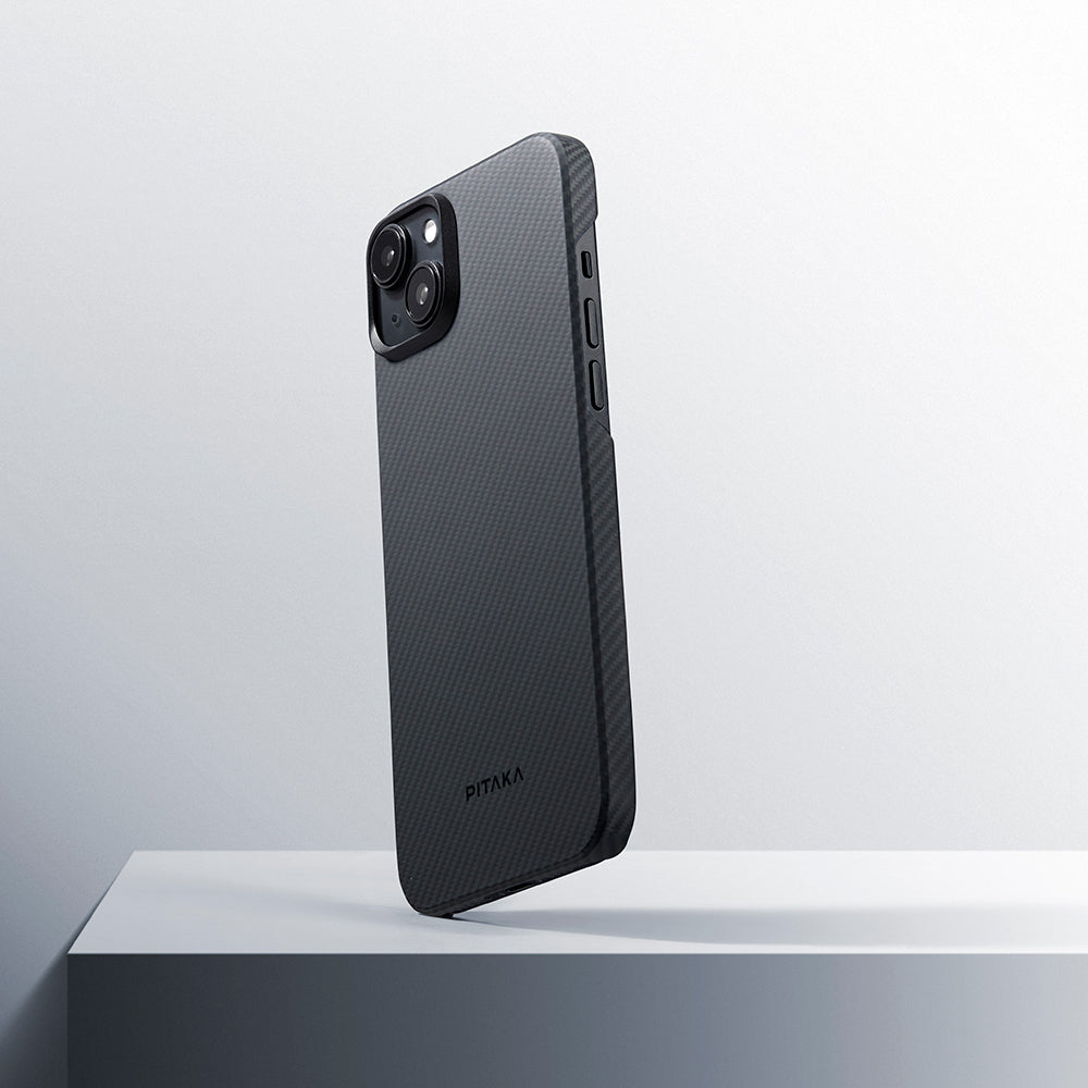 Apple iPhone 15 Plus Kılıf M-safe Şarj Özellikli 600D Aramid Fiber Pitaka Ultra-Slim Classic Serisi Black-Grey Twill Kapak