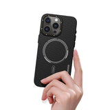 Apple iPhone 15 Plus Kılıf Recci Machinist Serisi M-safe Şarj Özellikli Magnetik Karbon Kapak