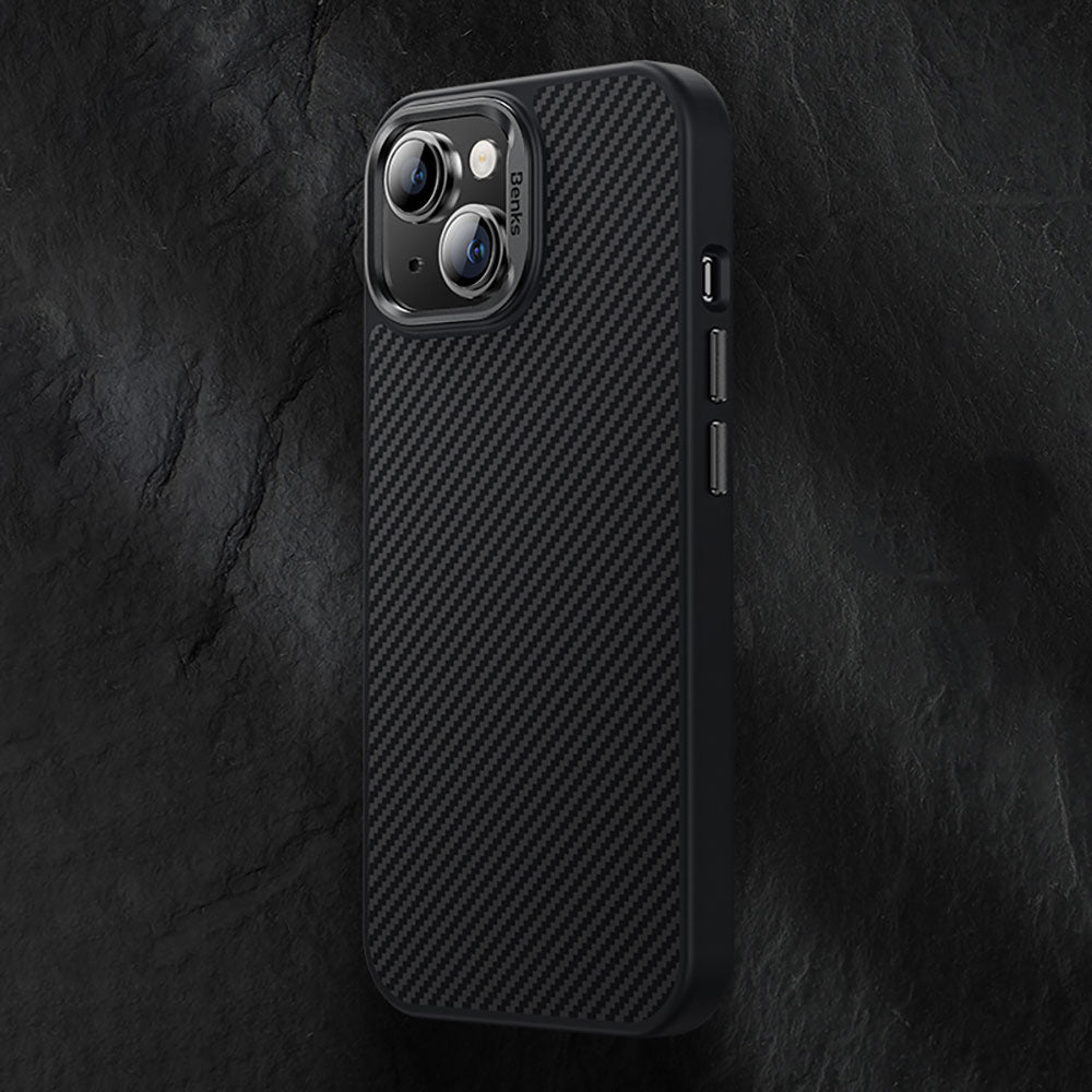 Apple iPhone 15 Pro Kılıf Karbon Fiber M-safe Şarj Özellikli Benks Hybrid ArmorPro 600D Kevlar Kapak