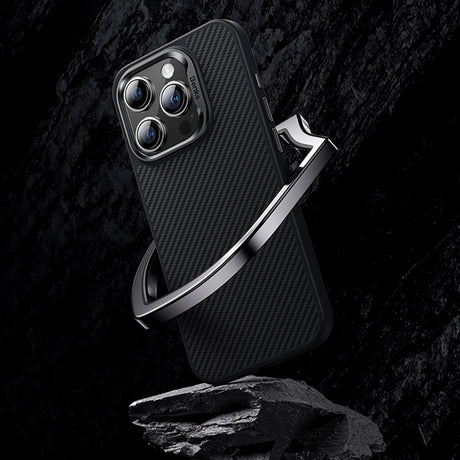 Apple iPhone 15 Pro Kılıf Karbon Fiber M-safe Şarj Özellikli Benks Hybrid ArmorPro 600D Kevlar Kapak