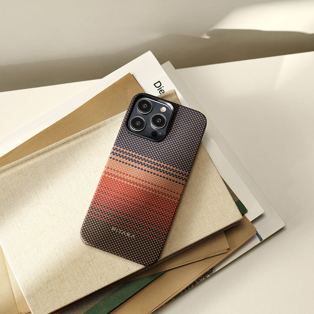 Apple iPhone 15 Pro Kılıf M-safe Şarj Özellikli Aramid Fiber Pitaka Tactile Woven Sunset-Moonrise Serisi Sunset Kapak