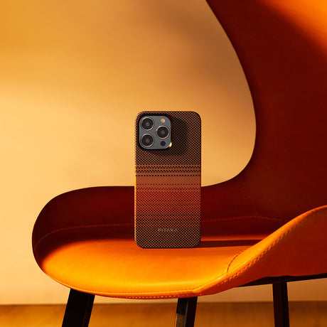 Apple iPhone 15 Pro Kılıf M-safe Şarj Özellikli Aramid Fiber Pitaka Tactile Woven Sunset-Moonrise Serisi Sunset Kapak