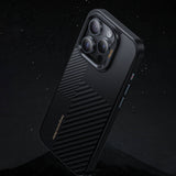 Apple iPhone 15 Pro Kılıf M-safe Şarj Özellikli Karbon Fiber Benks Montage Hybrid ArmorPro Kevlar Kapak