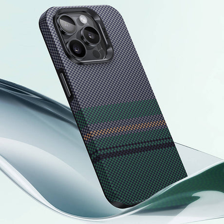 Apple iPhone 15 Pro Kılıf M-safe Şarj Özellikli Karbon Fiber Tasarımlı Benks Aurora ArmorPro Kevlar Kapak