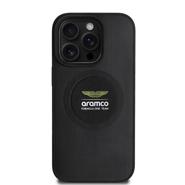 Apple iPhone 15 Pro Max Kılıf Aston Martin Orjinal Lisanslı M-safe Şarj Özellikli Aluminyum Arka Yüzeyli Formula One Team Baskılı Kapak