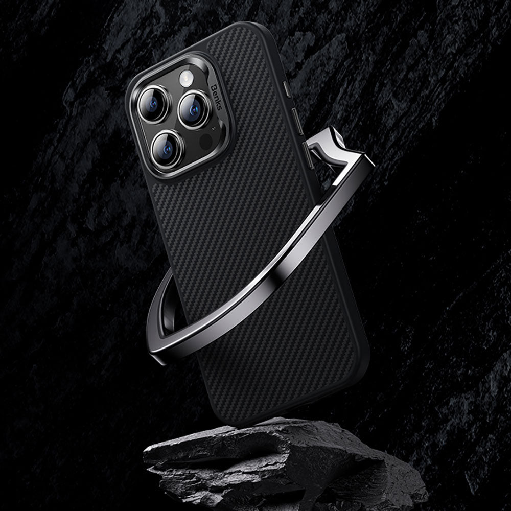 Apple iPhone 15 Pro Max Kılıf Karbon Fiber M-safe Şarj Özellikli Benks Hybrid ArmorPro 600D Kevlar Kapak