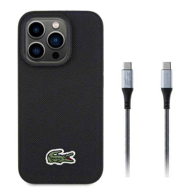 Apple iPhone 15 Pro Max Kılıf Lacoste Orjinal Lisanslı PU Pike Desenli Arka Yüzey İkonik Timsah Dokuma Logolu Kapak + Type-C Kablo 1.5m