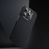 Apple iPhone 15 Pro Max Kılıf M-safe Özellikli Karbon Fiber Benks Essential ArmorAir 600D Kevlar Kapak