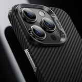 Apple iPhone 15 Pro Max Kılıf M-safe Özellikli Karbon Fiber Benks Essential ArmorAir 600D Kevlar Kapak