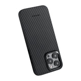 Apple iPhone 15 Pro Max Kılıf M-safe Şarj Özellikli 1500D Aramid Fiber Pitaka Military-Grade Classic Serisi Black-Grey Twill Kapak